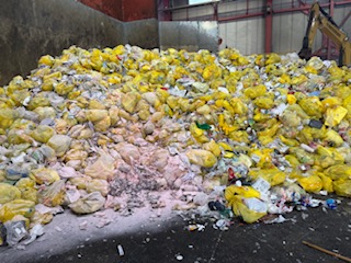 火災が発生した容器包装プラスチック類を処理する施設