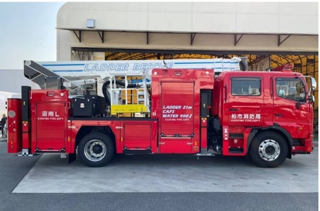 はしご付消防ポンプ自動車・屈折はしご付消防ポンプ自動車3