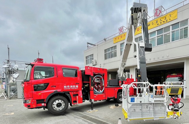 はしご付消防ポンプ自動車・屈折はしご付消防ポンプ自動車4