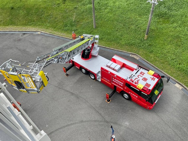 はしご付消防ポンプ自動車・屈折はしご付消防ポンプ自動車2