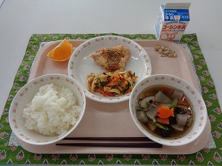 八小給食