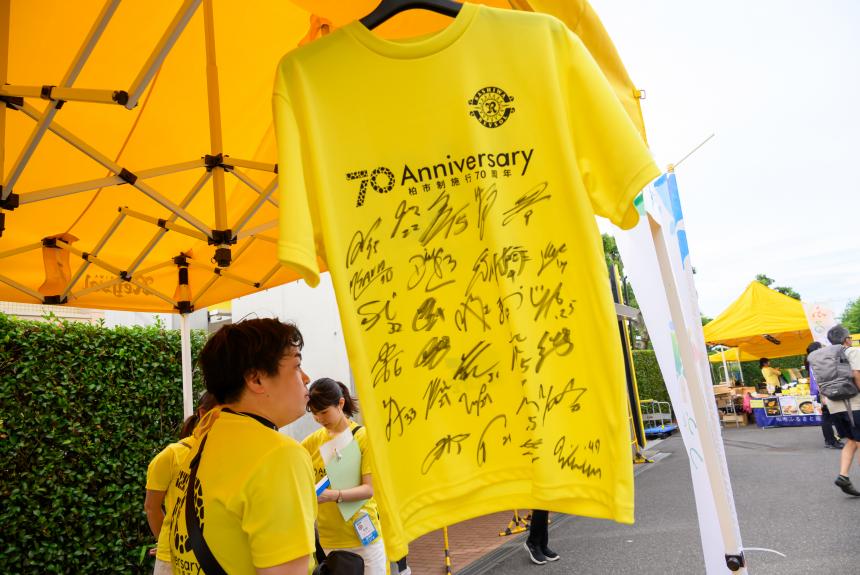 コラボTシャツ