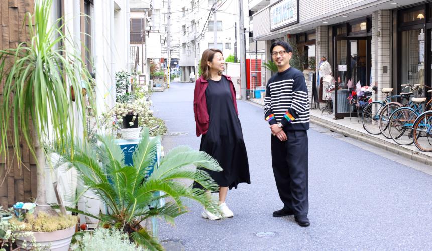 談笑する様子