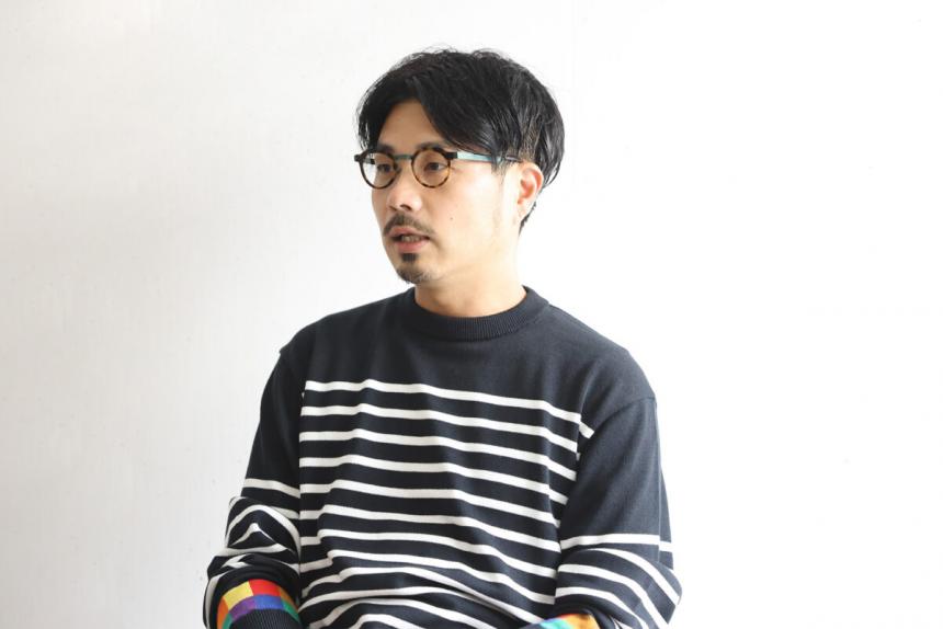 インタビューを受ける様子