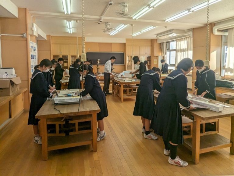 ラミネート加工作業日